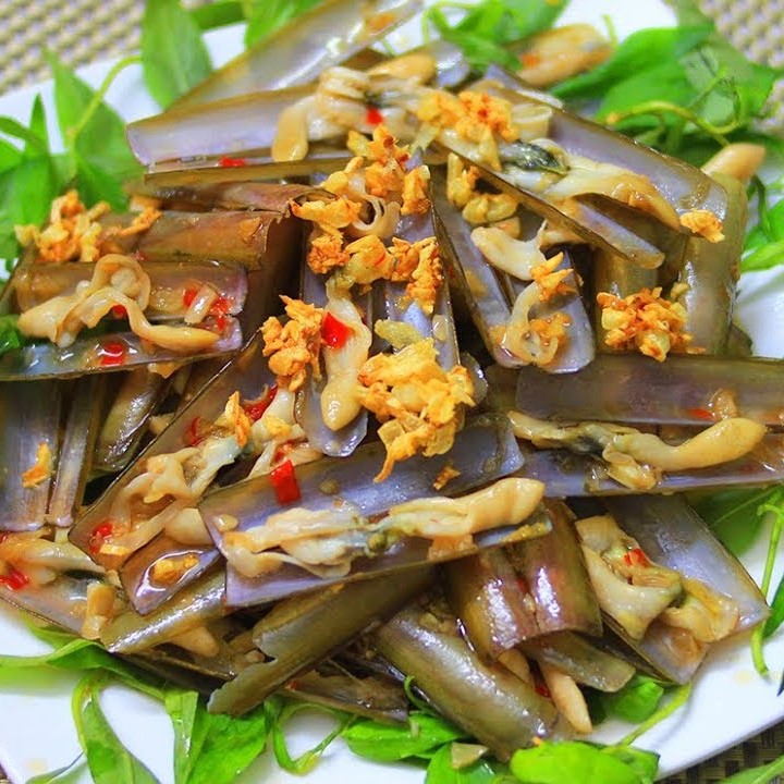 Móng Tay (sốt: trứng muối, chanh leo, me, cay) To